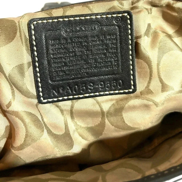 Coach vintage black leather shoulder handbag - Picture 8 of 12